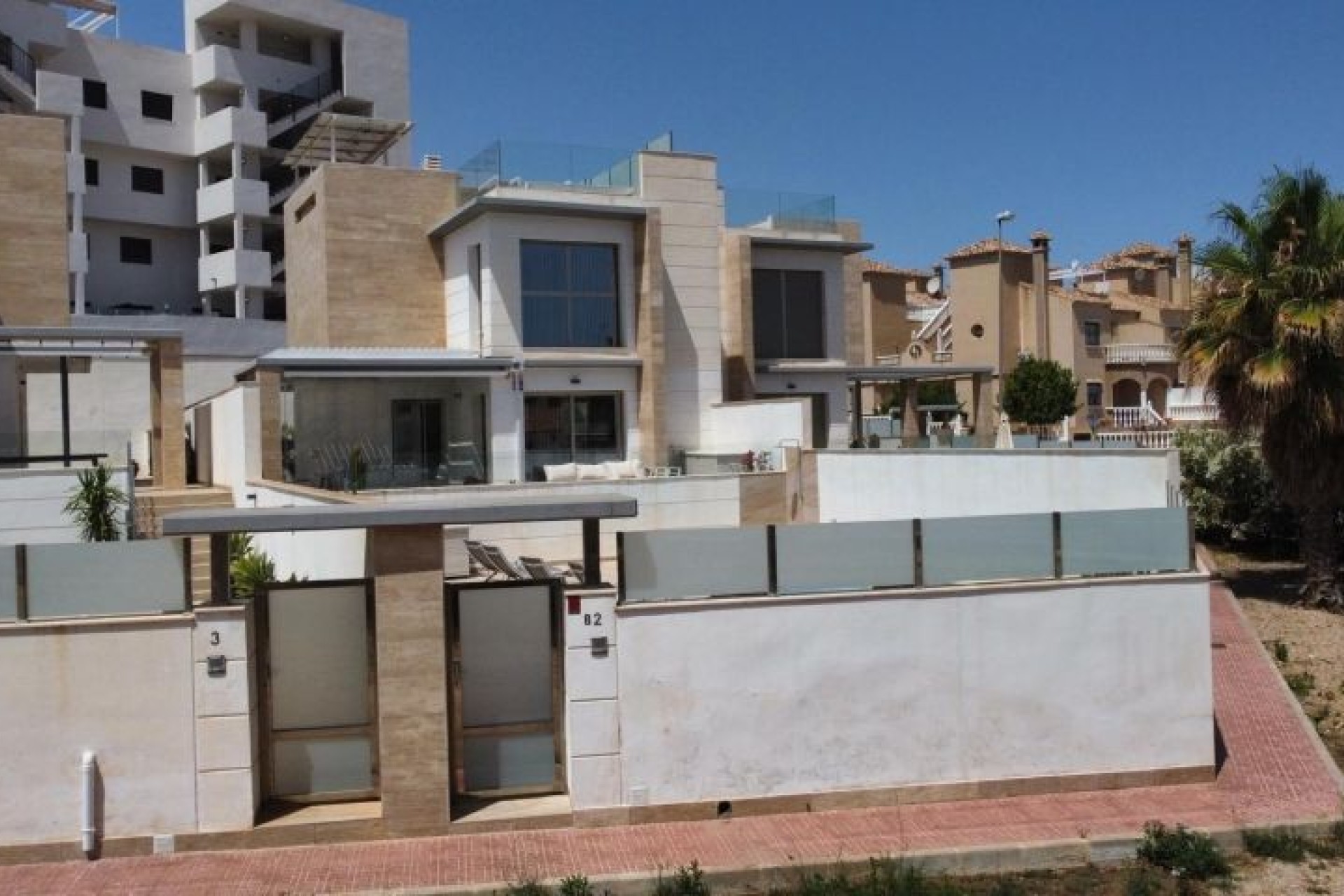 Перепродажа - Villa - Orihuela Costa