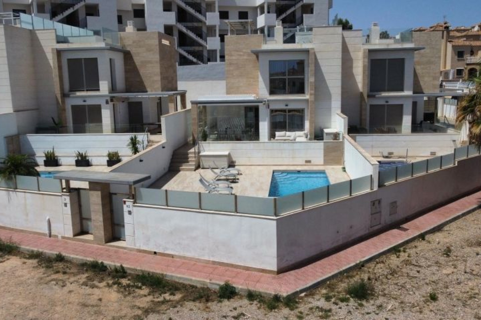 Перепродажа - Villa - Orihuela Costa
