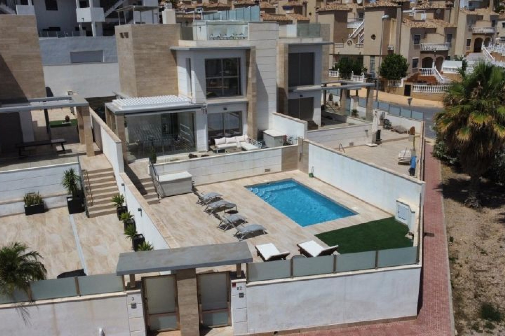 Перепродажа - Villa - Orihuela Costa
