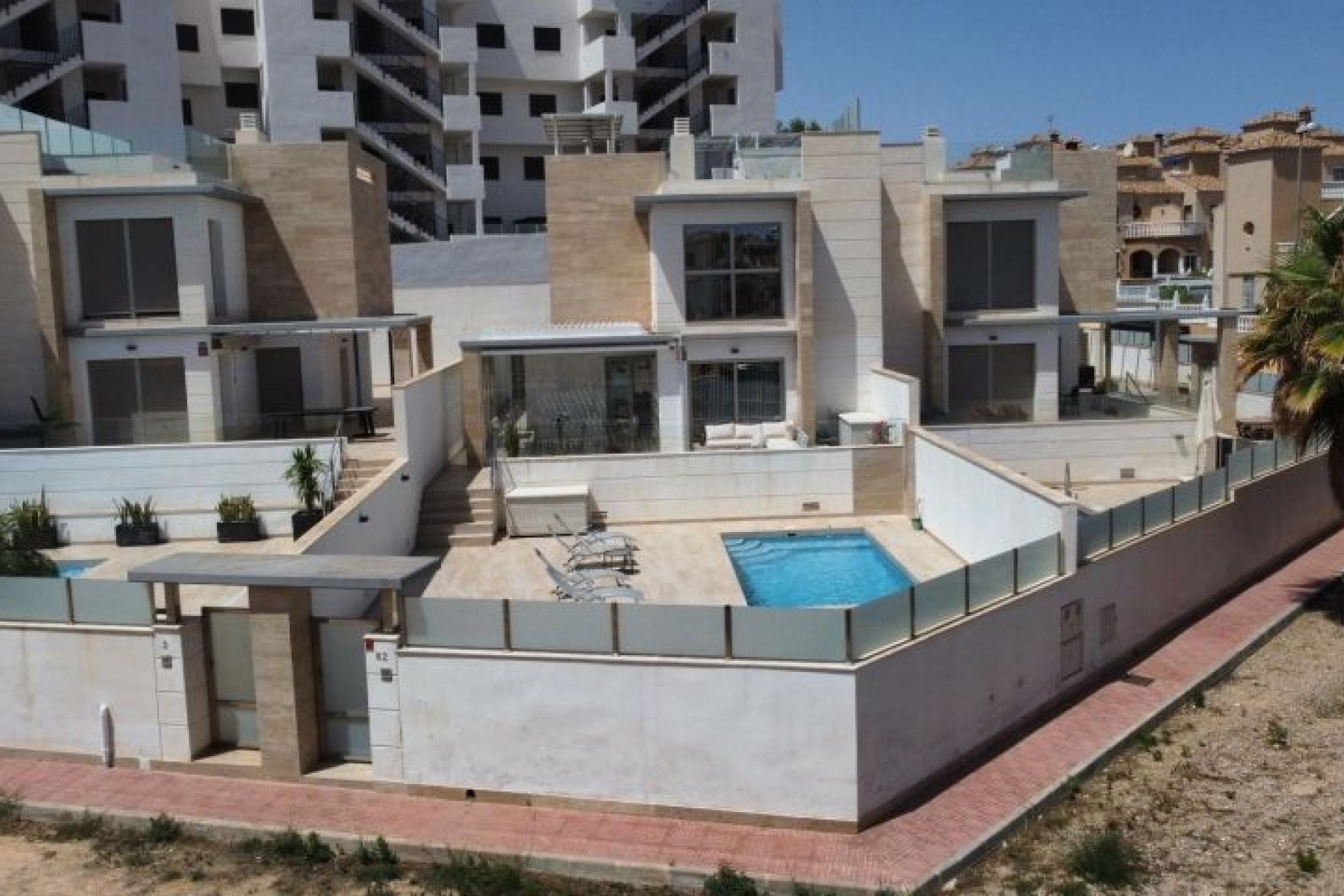Перепродажа - Villa - Orihuela Costa