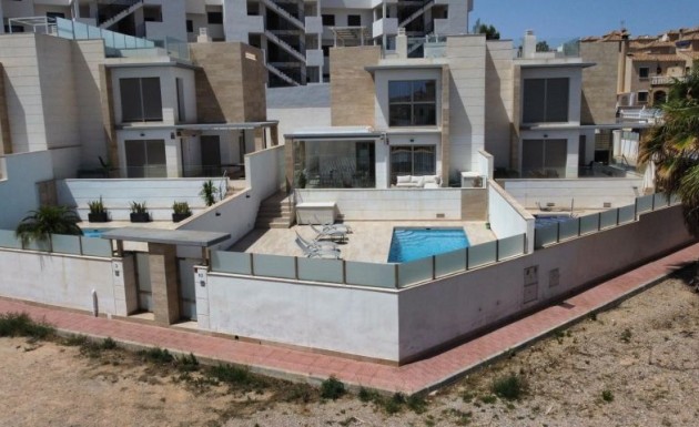 Перепродажа - Villa - Orihuela Costa