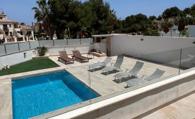 Перепродажа - Villa - Orihuela Costa