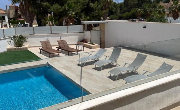 Перепродажа - Villa - Orihuela Costa
