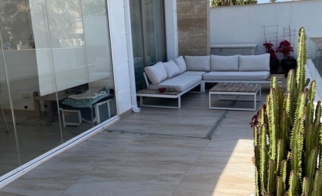 Перепродажа - Villa - Orihuela Costa