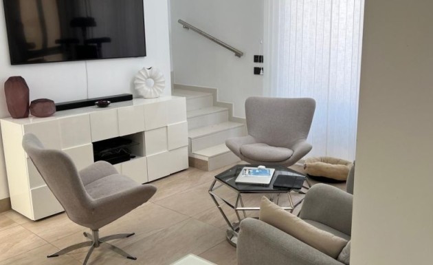 Перепродажа - Villa - Orihuela Costa
