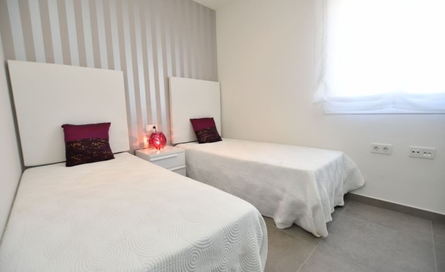 Nowy budynek - high-bungalow - San Miguel de Salinas