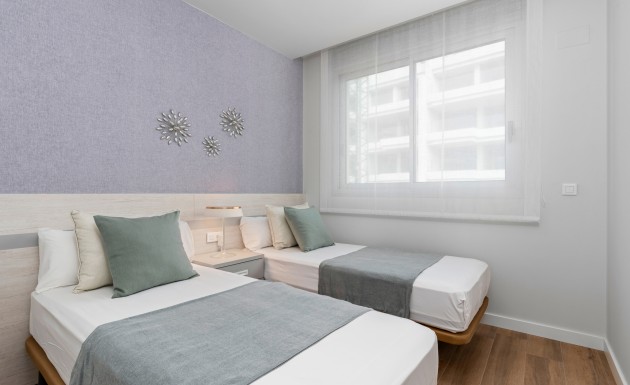 Nowy budynek - Daszek - Orihuela