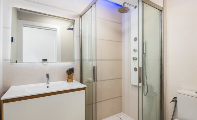 Nowy budynek - low-bungalow - Torrevieja